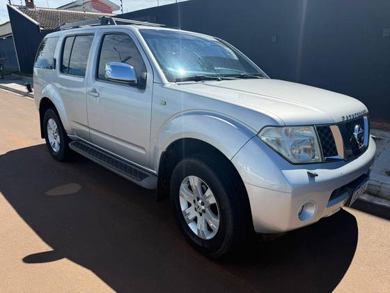 NISSAN PATHFINDER 2.5 LE 4X4 TURBO INTERCOOLER DIESEL 4P AUTOMÁTICO